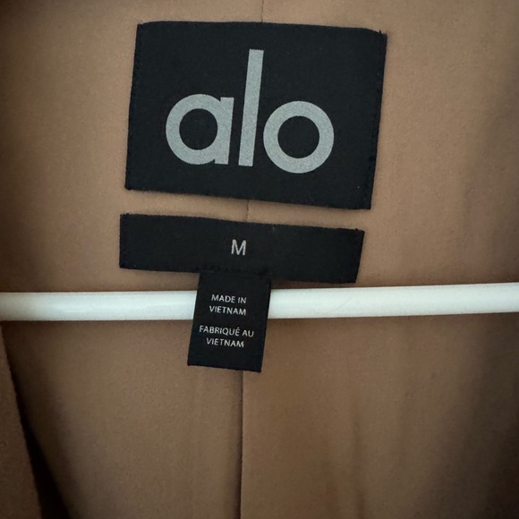 Alo wool cropped metro trench jacket size medium - Picture 6 of 9
